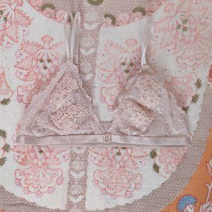 Rose+Vine soft pink floral embroidered  front-clasp lace bra